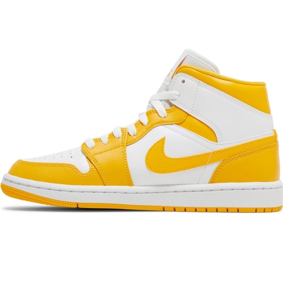 Air Jordan 1 Mid - Picture 3 of 15